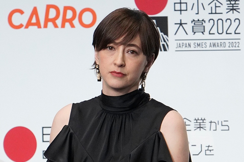 【選挙区には住まない】滝川クリステル＆小泉進次郎夫妻が「5億円新居」に引っ越し　滝川が「育児ファースト」で選んだ場所は実家から“スープの冷めない距離”  (1/2)| 女性セブンプラス