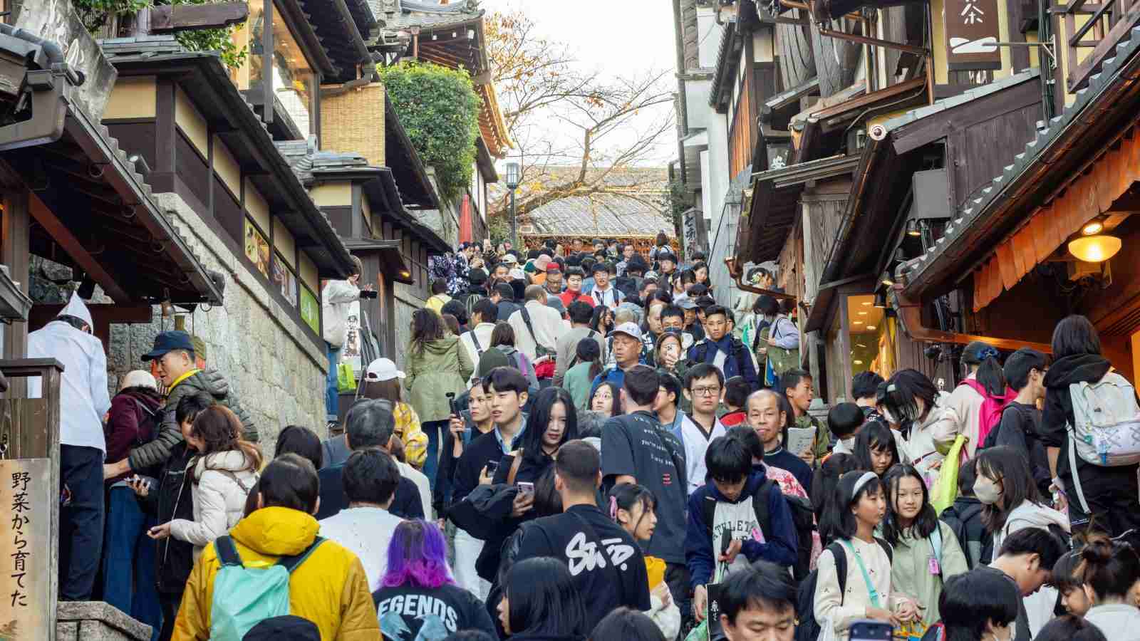 「中国人客は、日本にいないほうがいい」　香港紙が伝える現状…訪日旅費の“中国還流システム”が背景に　（クーリエ・ジャポン） - Yahoo!ニュース