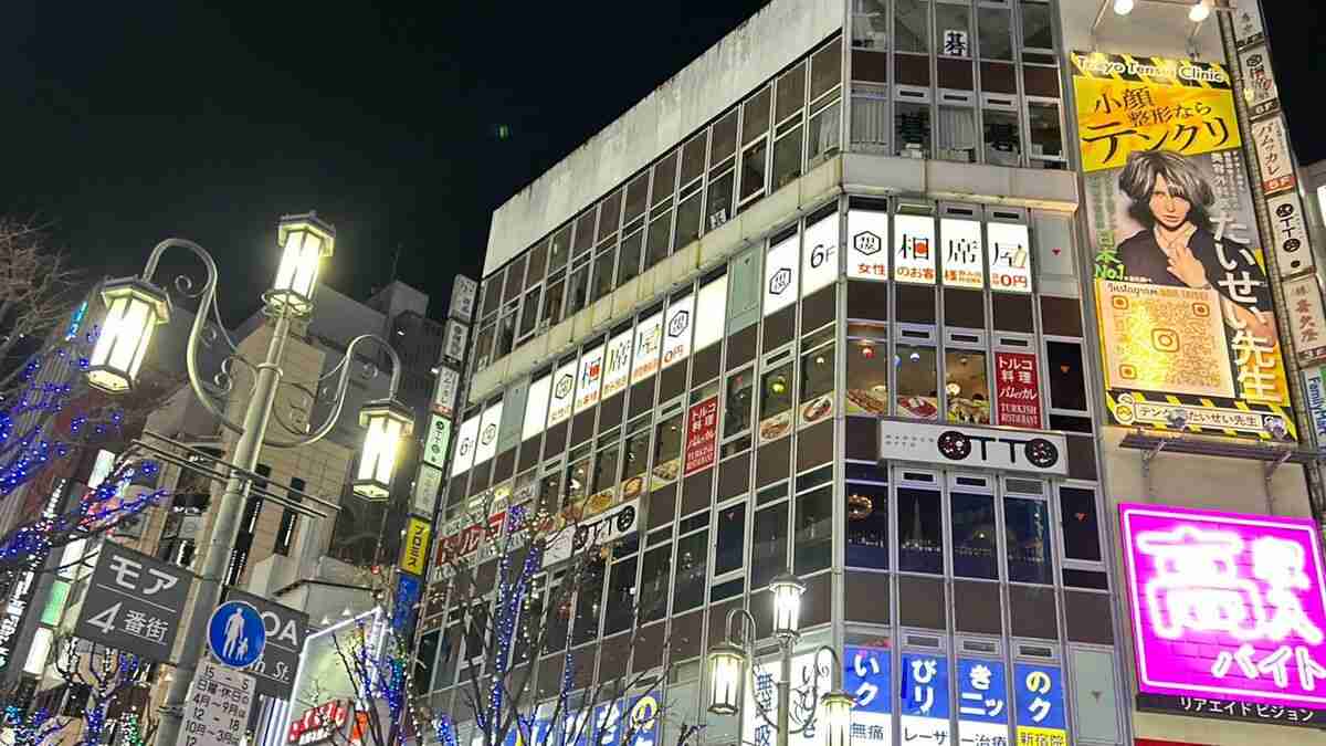 10分825円｢相席屋｣タイパ時代でも来店する若者の