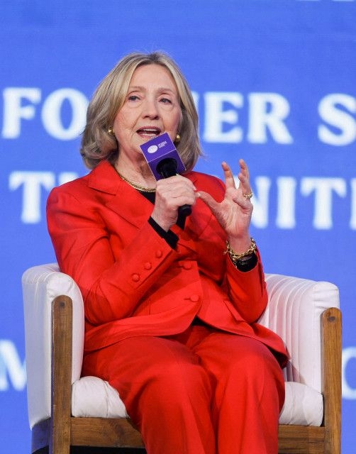 ヒラリー・クリントン氏、エプスタイン問題巡り「情報なし」　下院委で非公開証言