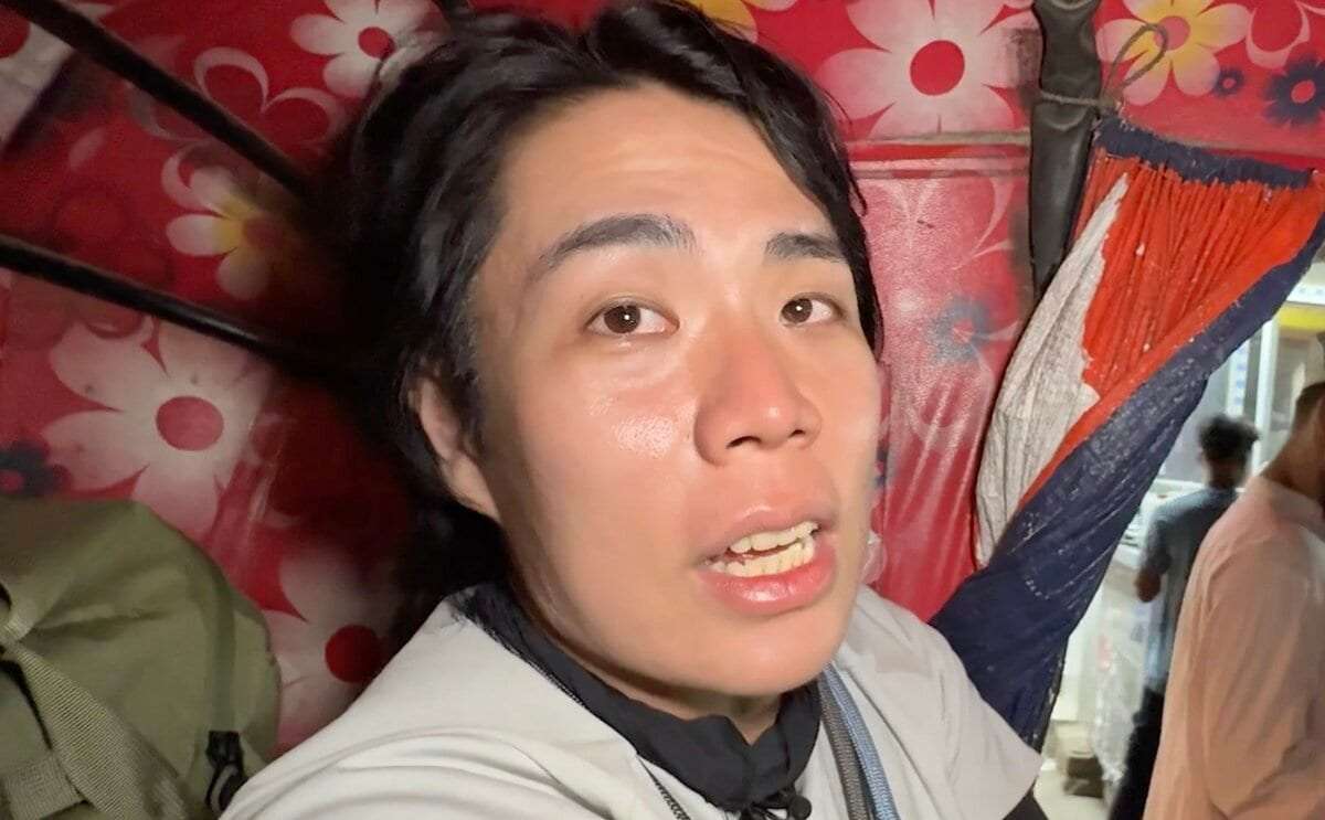 「同級生にいじめられるのは確定」「自分がない」地元で有名な迷惑おばあちゃんの孫・令和ロマンくるま、特殊な家庭環境が影響した人格形成 | バラエティ | ABEMA TIMES | アベマタイムズ