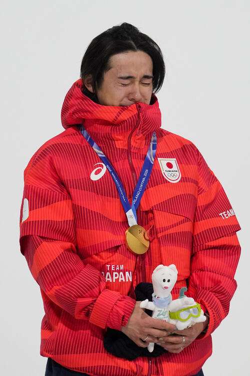 【スノボ】戸塚優斗、どうしても取りたかった金メダル「やっと報われた」五輪3度目舞台でリベンジ