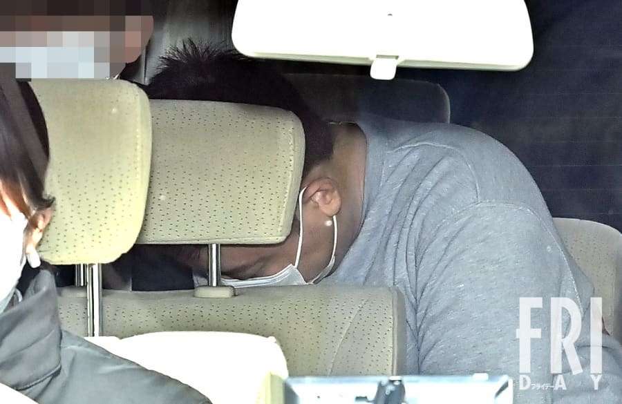 大ケガした助手席の女性を見捨てて逃走…「ランボルギーニ警官2人ひき逃げ」中国籍の男の「いいわけ」（FRIDAY） - Yahoo!ニュース