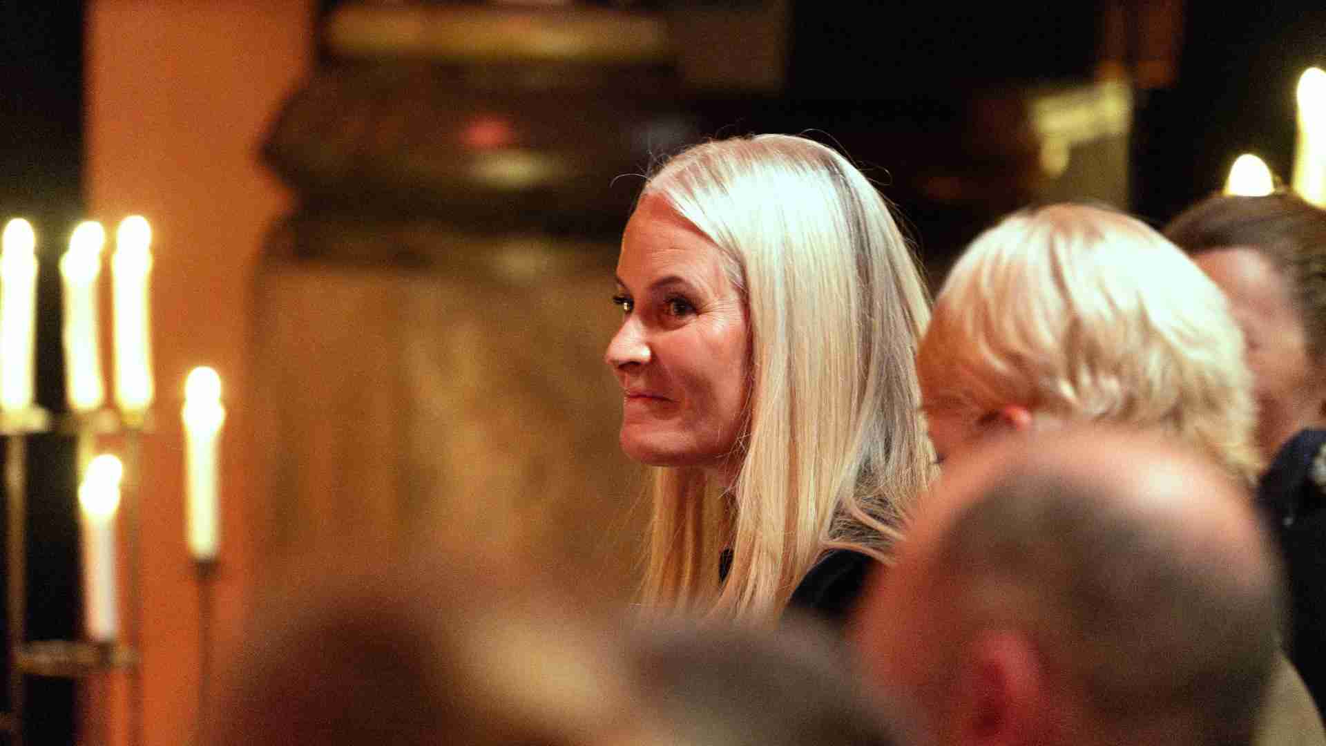 「ノルウェー王妃にふさわしい」はわずか22％　エプスタイン文書で王太子妃の写真が公開　王政廃止の議論（鐙麻樹） - エキスパート - Yahoo!ニュース