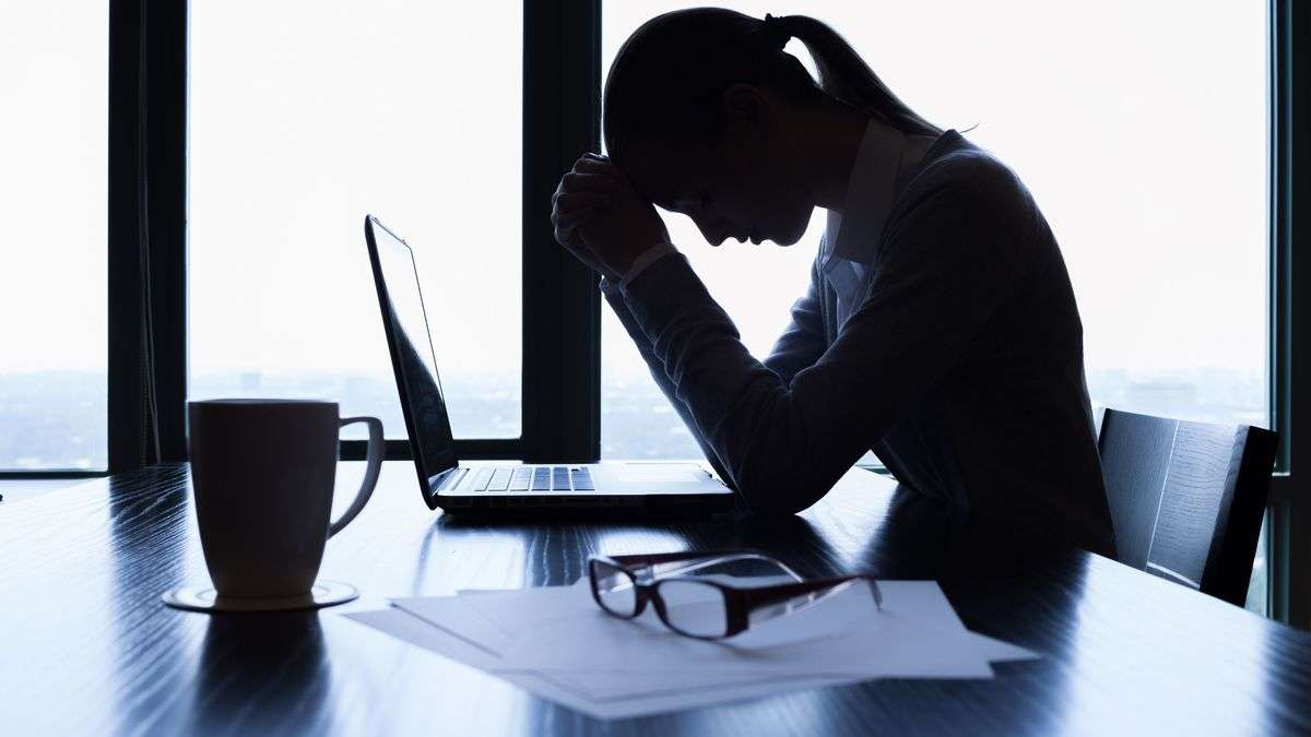 人生のどん底は｢平均48.3歳｣でやってくる…幸福度の沈み方が深くなる人､浅く済む人の決定的な違い | PRESIDENT BOOKS | ベストセラー著者と読者をつなぐメディア