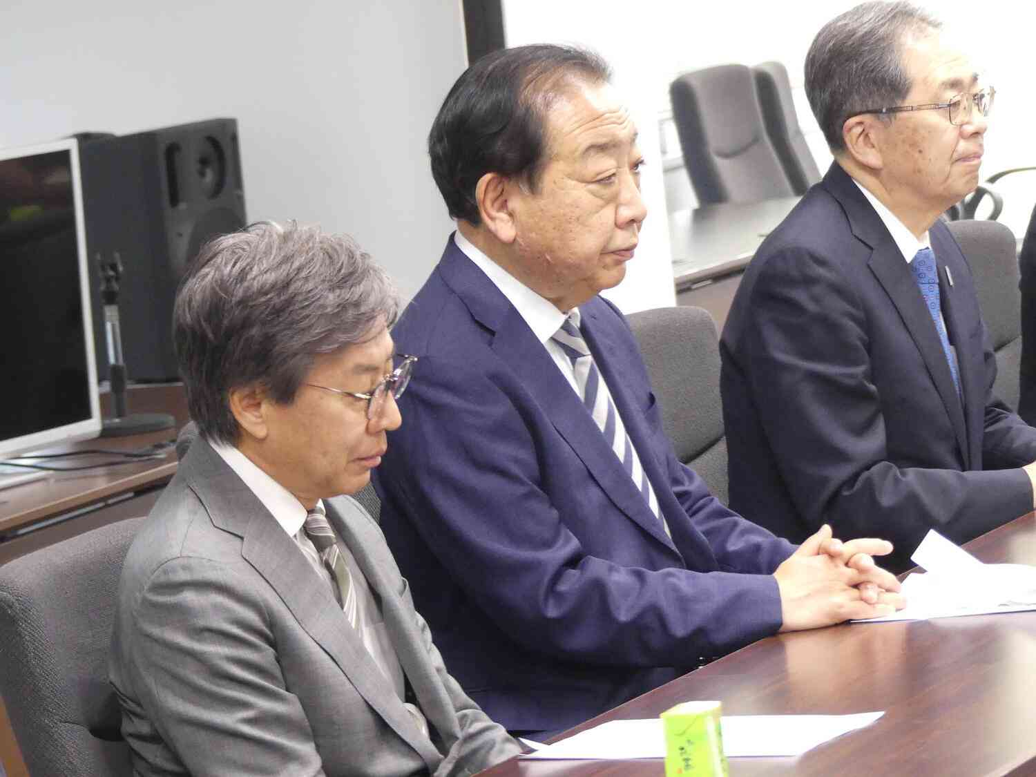 中道・安住淳氏、落選から一夜明けたこの日も取材対応せず　落選めぐる質問に穏やかな表情みせる（日刊スポーツ） - Yahoo!ニュース
