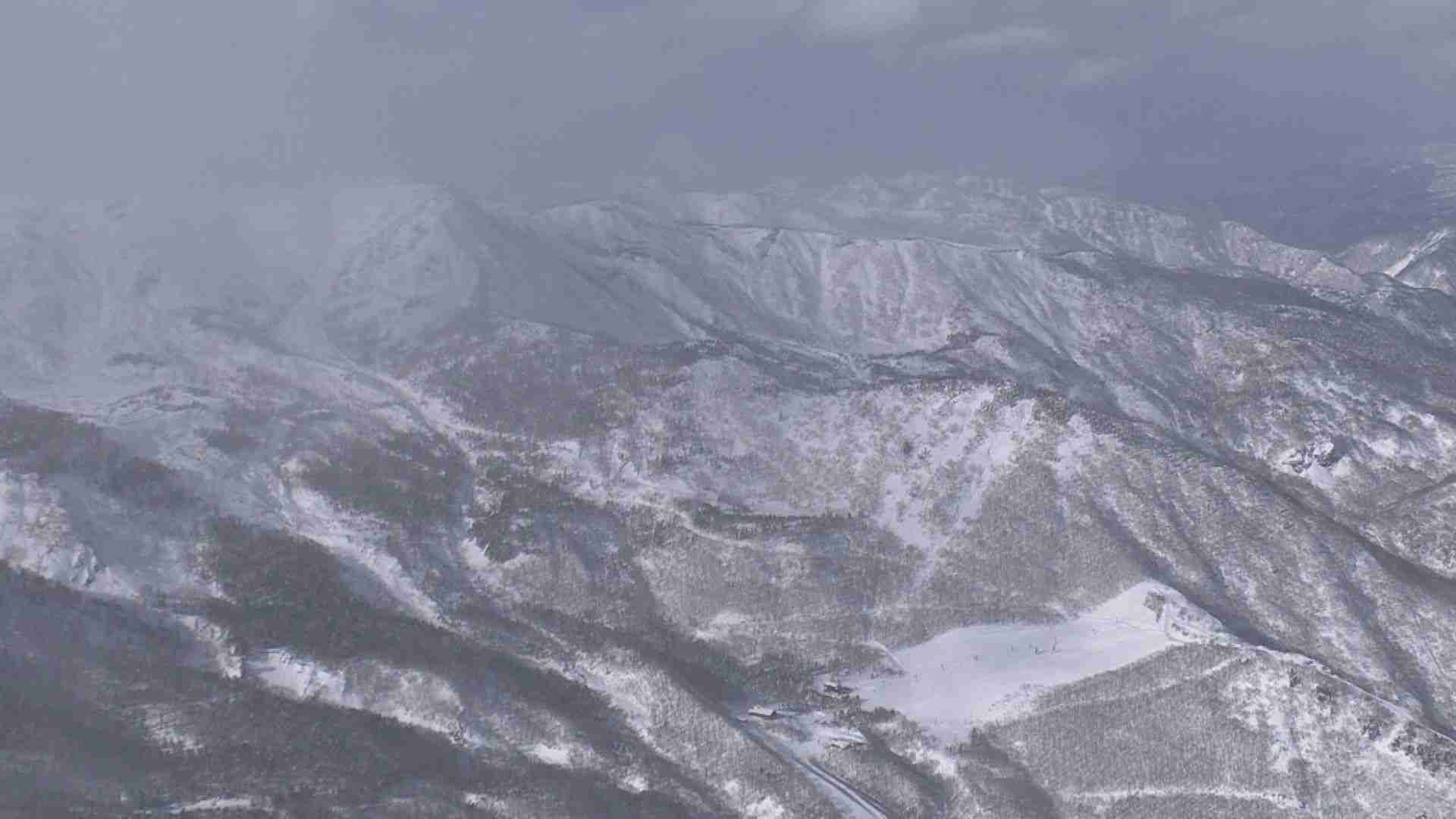 「バックカントリー滑走中に動けなくなった」外国籍の10代の男女2人が遭難 救助が来るまでビバークを指示 24日朝から捜索へ 長野・小谷村