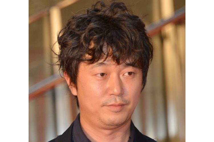 《新井浩文が出所後初のトークイベント》「YOUさん、小栗旬、ジュニアさん…」本人が語った“お世話になった芸能人たち”、関係者が明かす「今後の復帰に必要なこと」（NEWSポストセブン） - Yahoo!ニュース