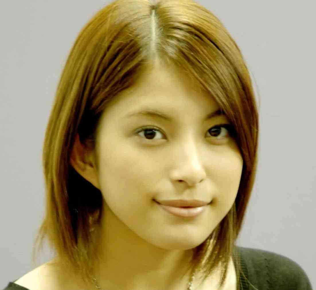 上原多香子〝笑顔でピース〟久しぶりの姿に「元気そうで何より」「やっぱり沖縄は素敵」「仁絵さん顔を出しているかな？」：「おっ！」でつながる地元密着のスポーツ応援メディア 西スポWEB OTTO!