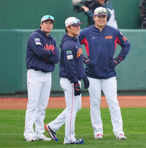 山本由伸「ムネをよろしく」と村上宗隆を気遣うメッセージ　元チームメートのバルガスへ送る - ＭＬＢ : 日刊スポーツ
