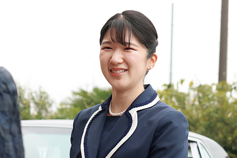 自民党選挙公約、“女性宮家”に関する項目なく「愛子さまの将来を大きく制限する内容」　都合のよい時だけ皇室を利用する…高市首相“皇室軽視”の裏切り (1/6)| 女性セブンプラス