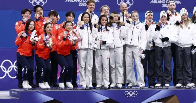 ずさんな表彰台→スケート靴の刃こぼれ「日本の抗議は当然だ」ミラノ五輪フィギュアで起きた“大問題”のナゼ…じつは浅田真央も直面した「ブレードの異変」 - フィギュアスケート - Number Web - ナンバー