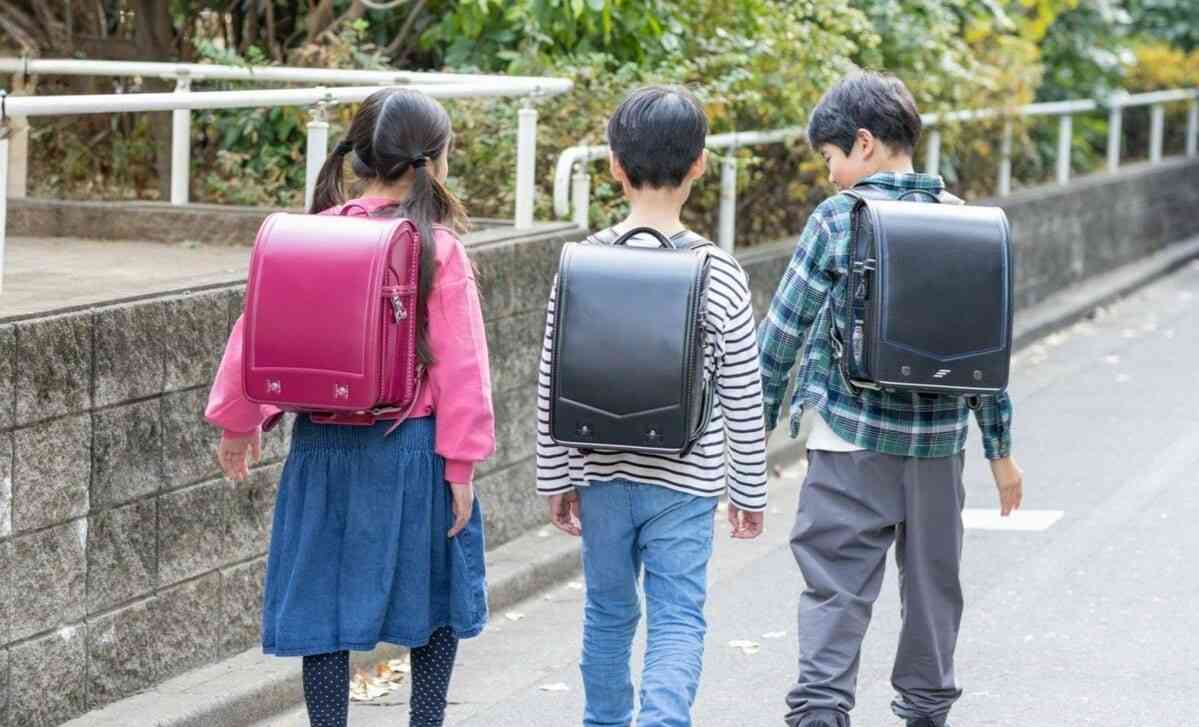 学童保育「小4の壁」とは？　「民間学童に17日で約9万円払った」ケースも | AERA with Kids＋