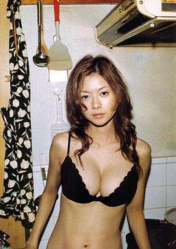 真木よう子、産後バストに「そんな所まで垂れるんだ」　ブラジャー外し驚き「いま脱げない」