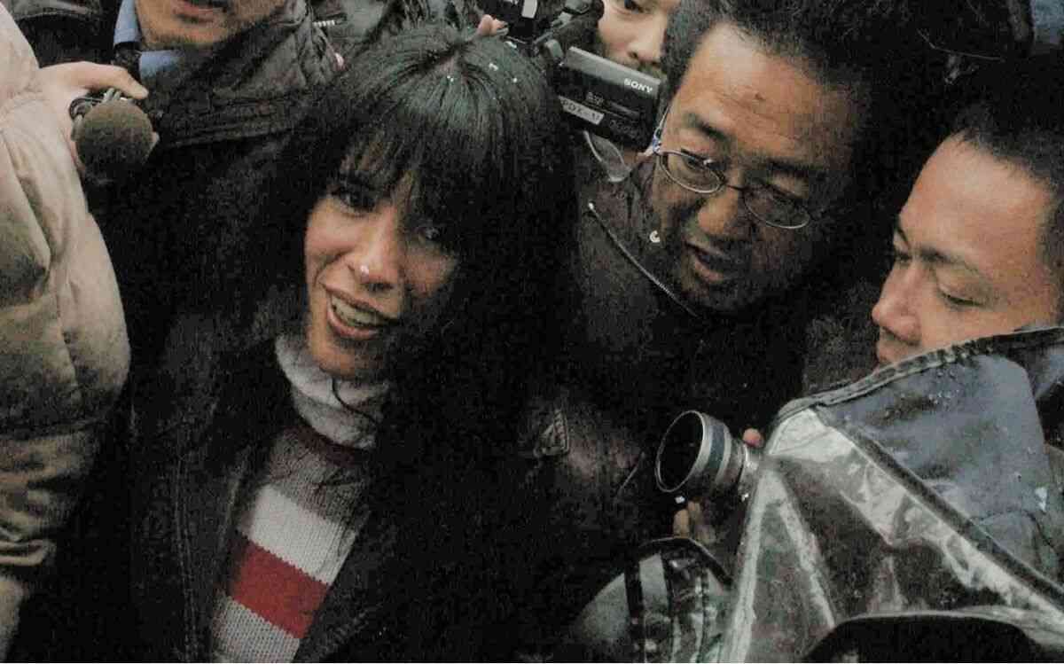 「俺自身、あの時は狂っていた」なぜ“係長止まり”だった会社員が『アニータ』に大金を貢げたのか？ アニータの夫（68）が明かす横領のカラクリ「現金はレジ袋に入れて…」