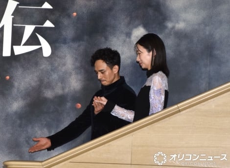 波瑠、高杉真宙と結婚発表後初の公の場 幸せオーラ振りまく