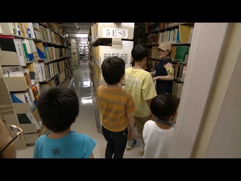 「寒い」「古本が好きな人は好きな匂いかも」図書館の裏側、歩いてみた