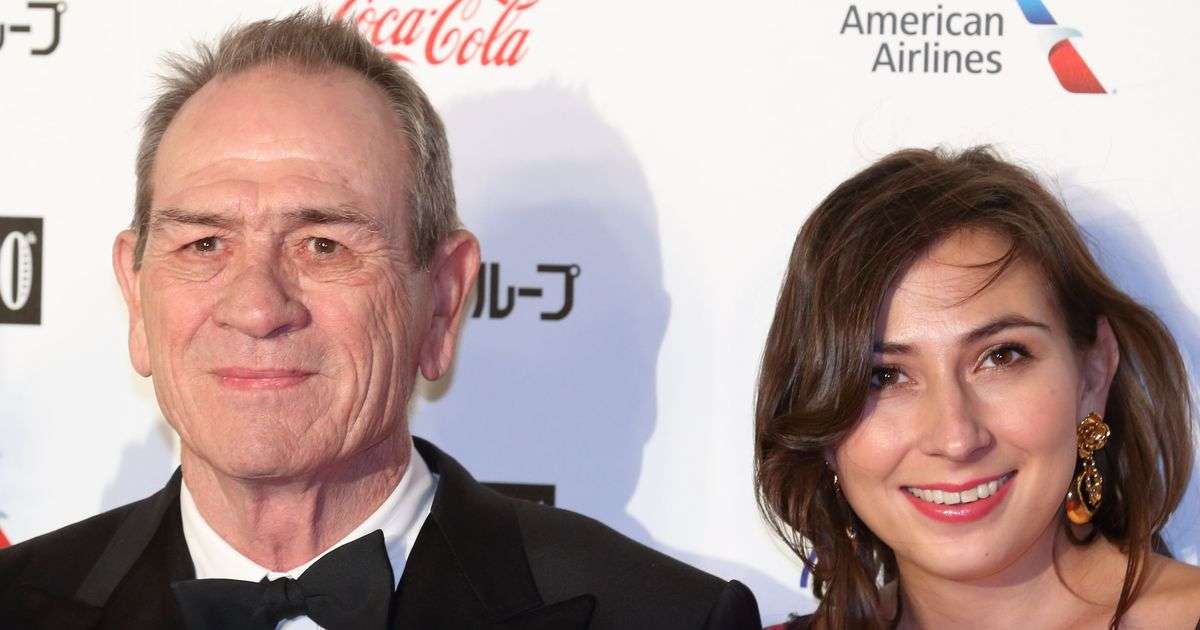 遺体で発見されたトミー・リー・ジョーンズの34歳娘、死因が判明｜シネマトゥデイ