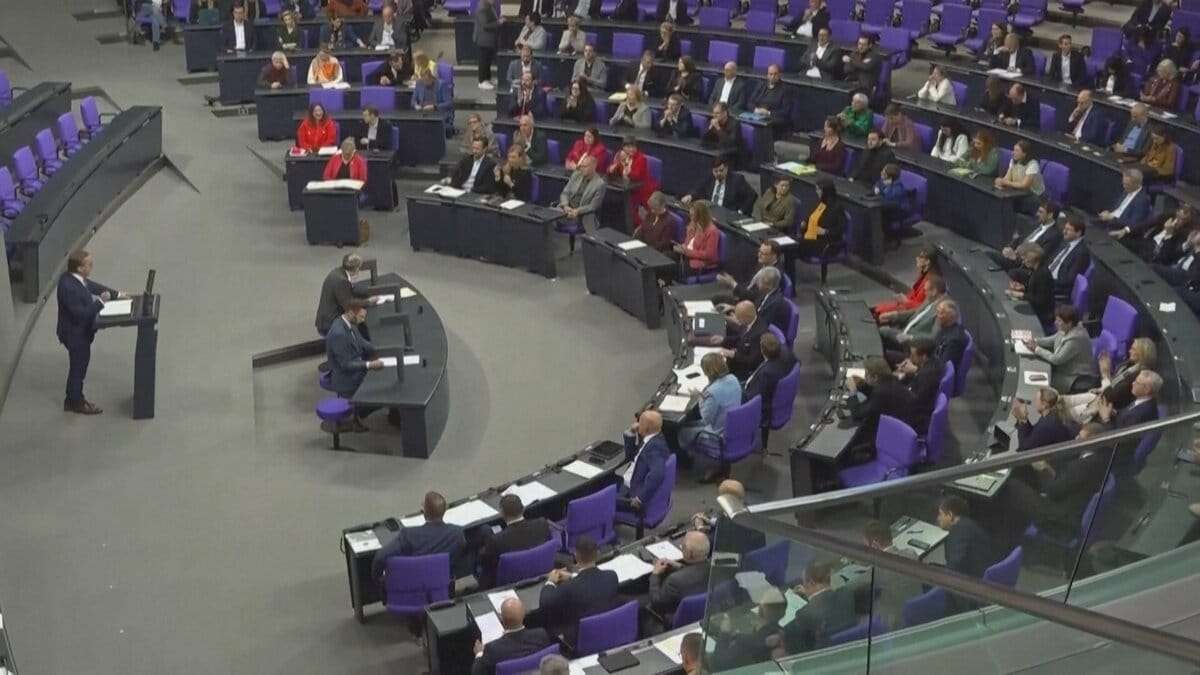 ドイツ連邦議会　新たな兵役制度の法案可決　14年ぶりに徴兵制復活も可能に | TBS NEWS DIG