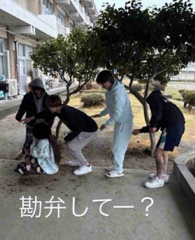 生徒の暴行動画拡散　土下座させ、顔面を蹴る　会津若松の中学校、市教委調査
