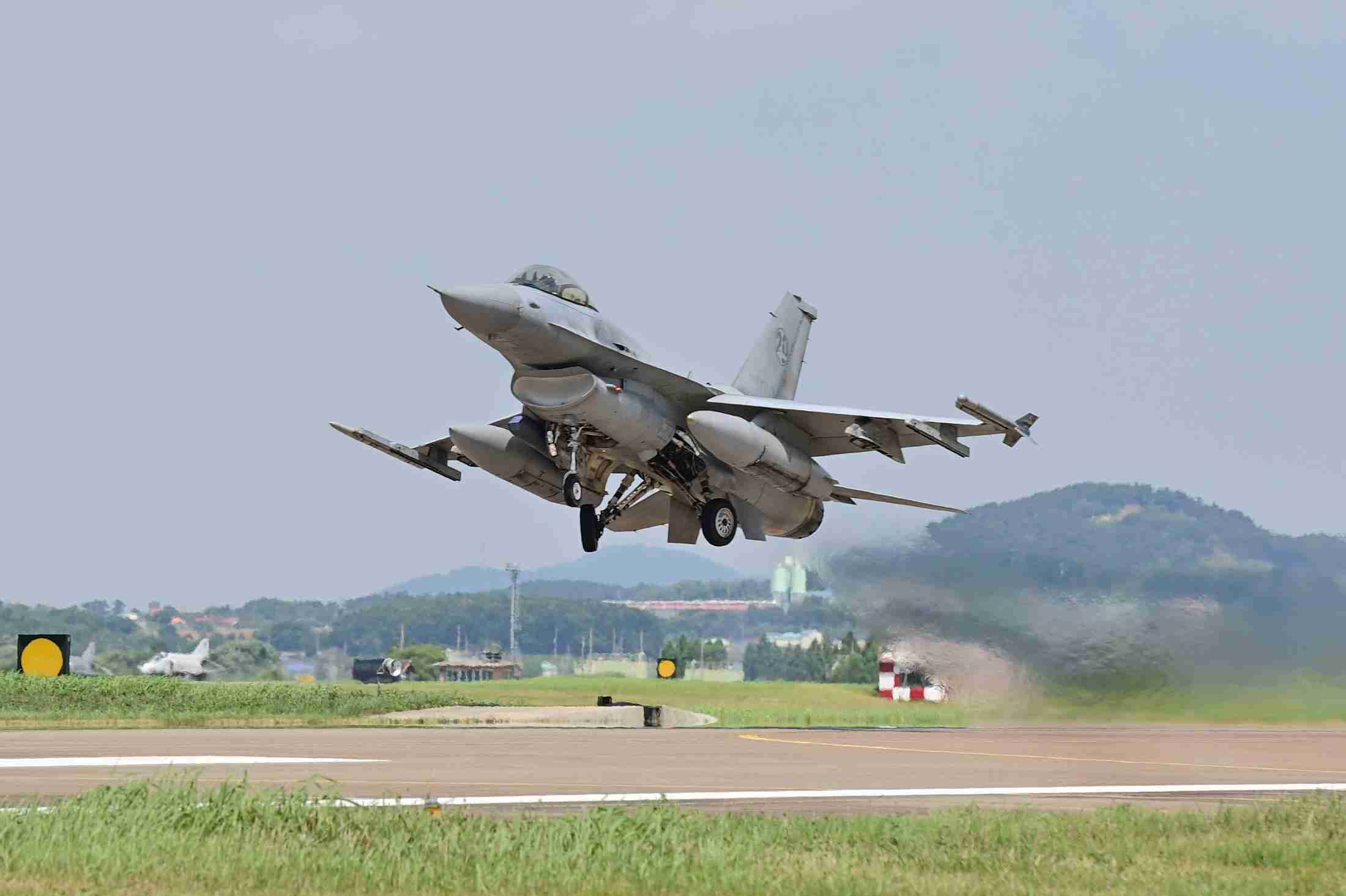 中国軍の挑発に口を閉ざす韓国軍の危うい実態　「沈黙」は抑止かそれとも無能？（ニューズウィーク日本版） - Yahoo!ニュース