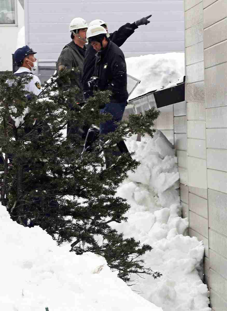 札幌市で「落雪があり３人が生き埋めになった」と通報、69歳男性が死亡…倉庫の屋根で雪下ろし中に転落か