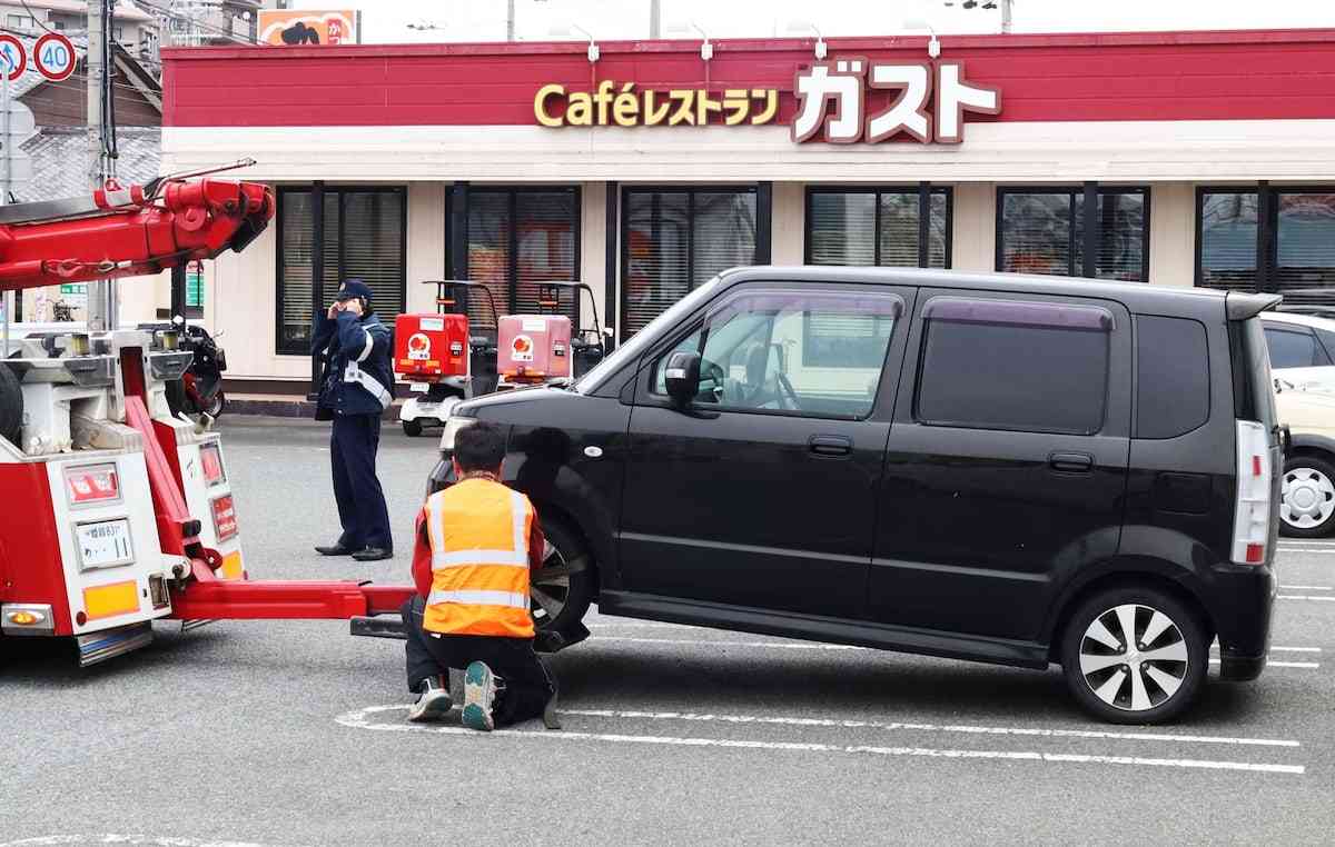 ファミレス駐車場の車内で男性死亡、包丁で自殺図ったか　兵庫・加古川（産経新聞） - Yahoo!ニュース