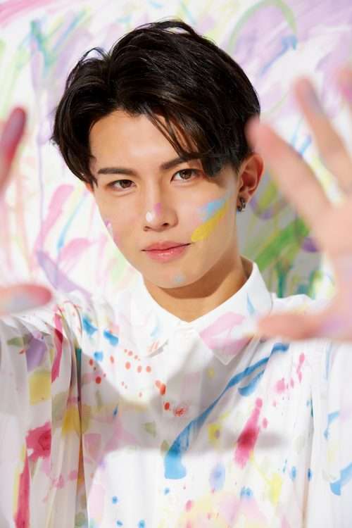 西城秀樹さんの長男・木本慎之介が堂々の舞台デビュー　「悔しさをバネに。親と比較されるのは覚悟の上」、父親譲りの歌声、度胸で引きつける