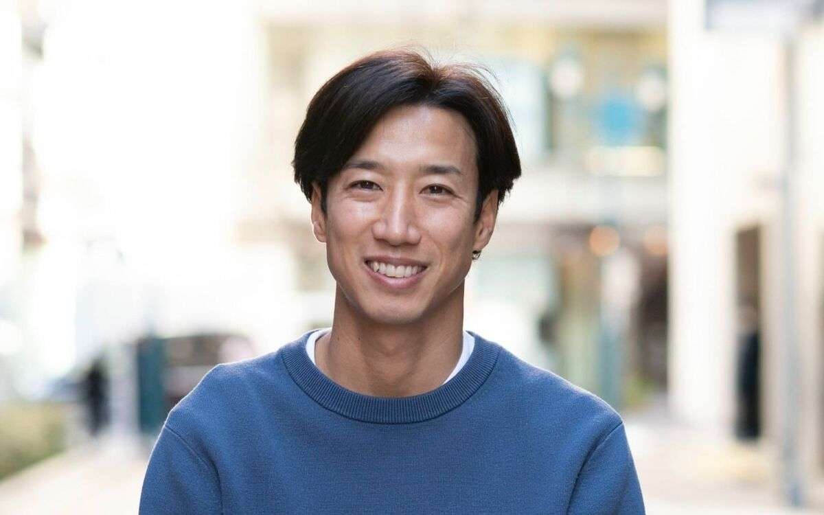「子育てに関して、僕は戦力外」テレ朝・久冨慶子アナと結婚→2児の父に…年商300億円企業社長・元サッカー日本代表の大津祐樹（35）が語る、夫婦のリアルな役割分担 | 文春オンライン
