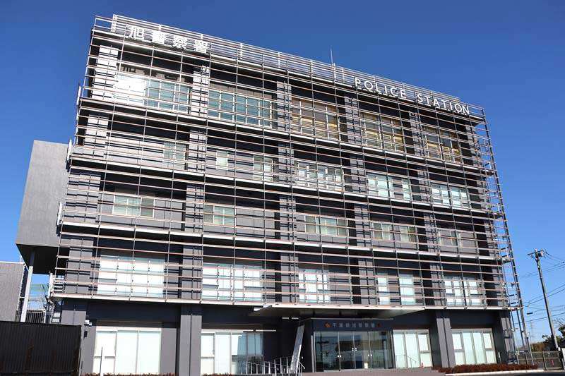 【速報】殺人未遂容疑で自称タイ人逮捕　急発進車に警察官発砲　銃弾当たり右肩負傷　旭署 | 千葉日報オンライン