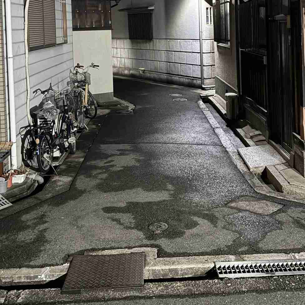 【速報】男性に「スタンガン」押しつけて…500万円など奪って男2人が逃走か　被害男性は中国出身か、大阪の路上で何が？（MBSニュース） - Yahoo!ニュース