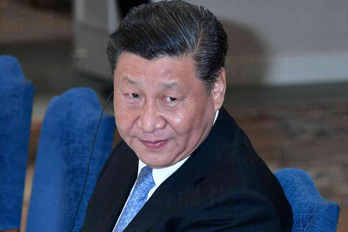 中国軍「制服組トップ」が失脚で「習近平」“台湾侵攻”と“終身支配”の野望は叶うか　7人で発足した「中央軍事委員会」は“粛清の嵐”で2人だけに（デイリー新潮） - Yahoo!ニュース