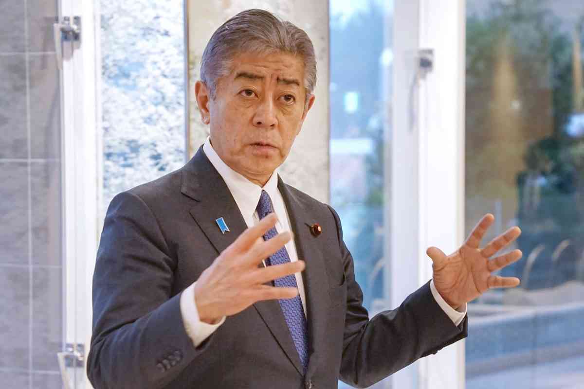 《一時はハニートラップ説も》議員宿舎で見知らぬ女と鉢合わせ　岩屋外務大臣と警備担当者たちが陥った「楽観性バイアス」と「代表性ヒューリステック」｜NEWSポストセブン