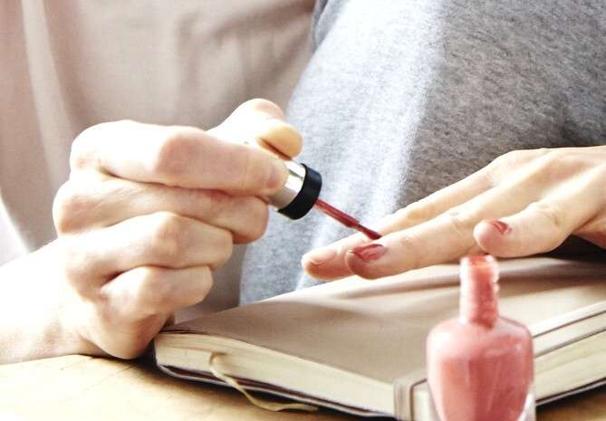 どんなデザイン？ 約100年前の「ネイル」が最新トレンドになって大バズり中！（Harper’s BAZAAR（ハーパーズ バザー）） - Yahoo!ニュース