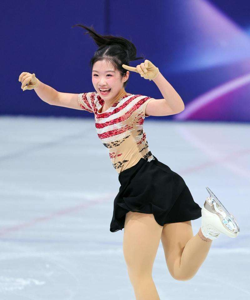 17歳、中井亜美が衝撃の首位発進！3A成功で今季世界2位スコア「正直ビックリ」坂本花織が2位、千葉百音が4位で日本勢表彰台独占見据え19日フリーへ