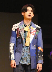 西城秀樹さんの長男・木本慎之介が堂々の舞台デビュー　「悔しさをバネに。親と比較されるのは覚悟の上」、父親譲りの歌声、度胸で引きつける