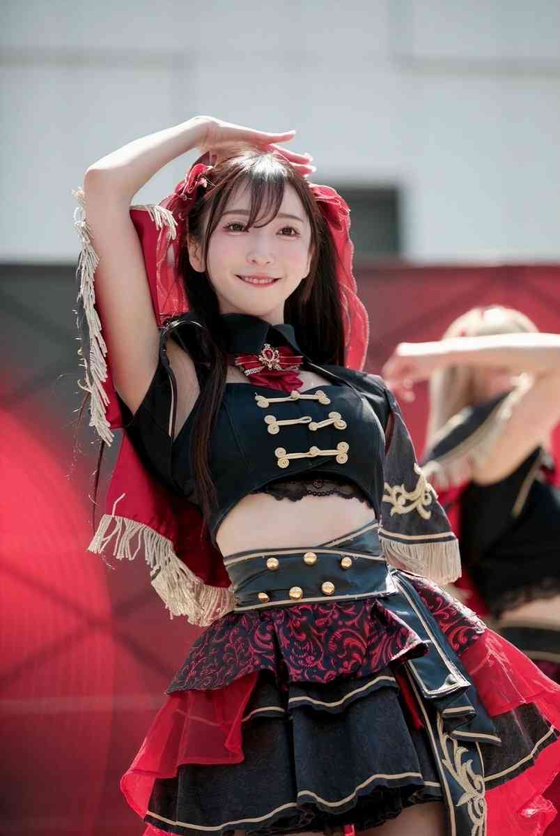 「同一人物とは思えない」　35歳現役アイドル、別人級“ON・OFF”に「ギャップすごい！」「これもう変身」
