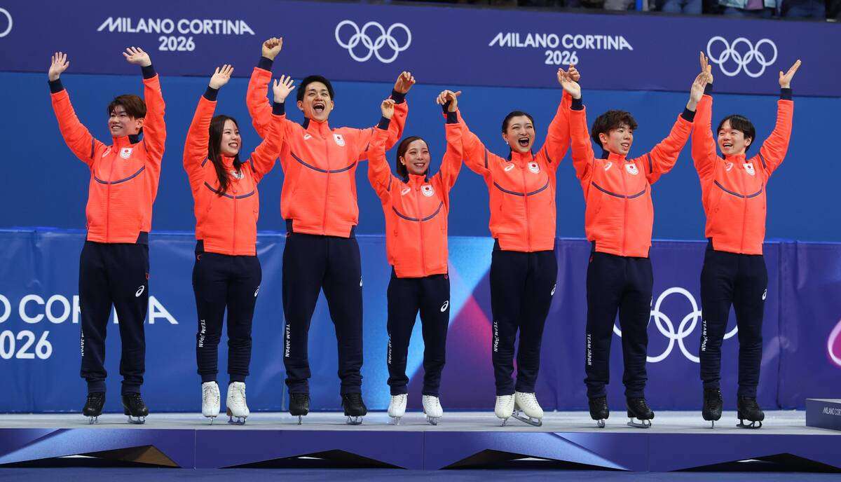 【五輪】ザラザラな表面がむき出しの表彰台、日本選手は上がる前から「この素材、大丈夫かな」　靴が刃こぼれ、全員分を日下コーチが急きょ研磨…１０日に男子ＳＰ - スポーツ報知
