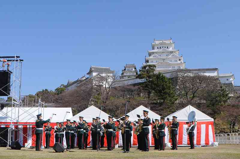 姫路城大天守の保存修理完了を祝う記念式典を実施 普段は非公開の「ロの渡櫓」2階部分なども特別公開 - トラベル Watch Watch