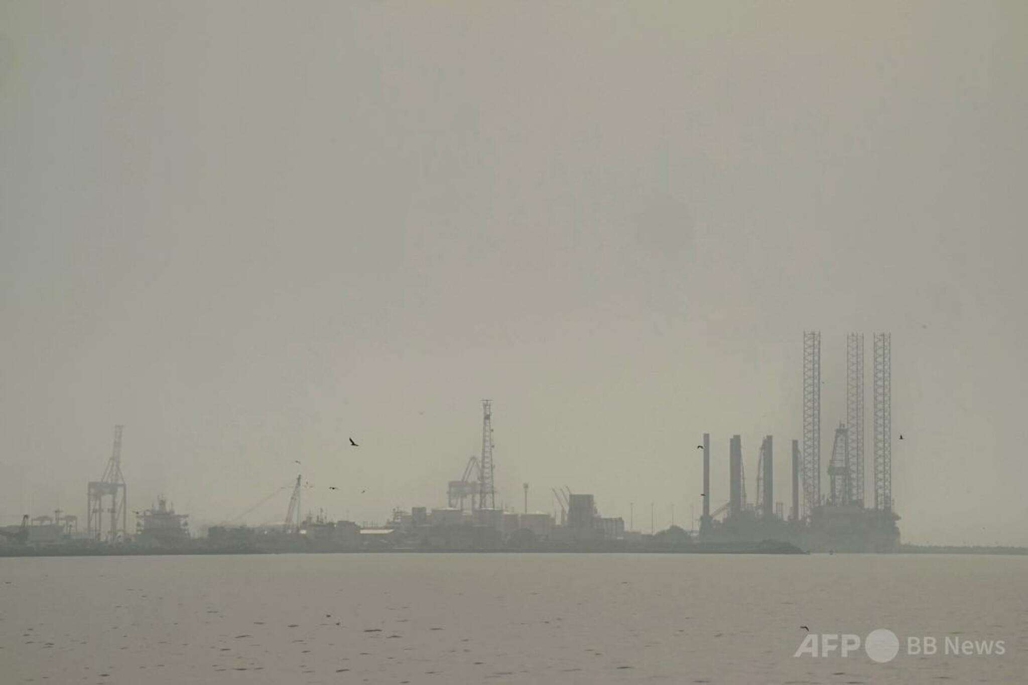 UAE沖を航行中のバラ積み船近くで爆発 英監視機関（ＡＦＰ＝時事） - Yahoo!ニュース
