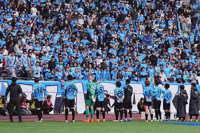 横浜に０－５の大敗で川崎に浴びせられたブーイング。「フロンターレのエンブレムを背負って戦っている身としてはあり得ない」「応援してもらって当たり前だと思っちゃいけない」選手たちはどう受け止めたのか（SOCCER DIGEST Web） - Yahoo!ニュース