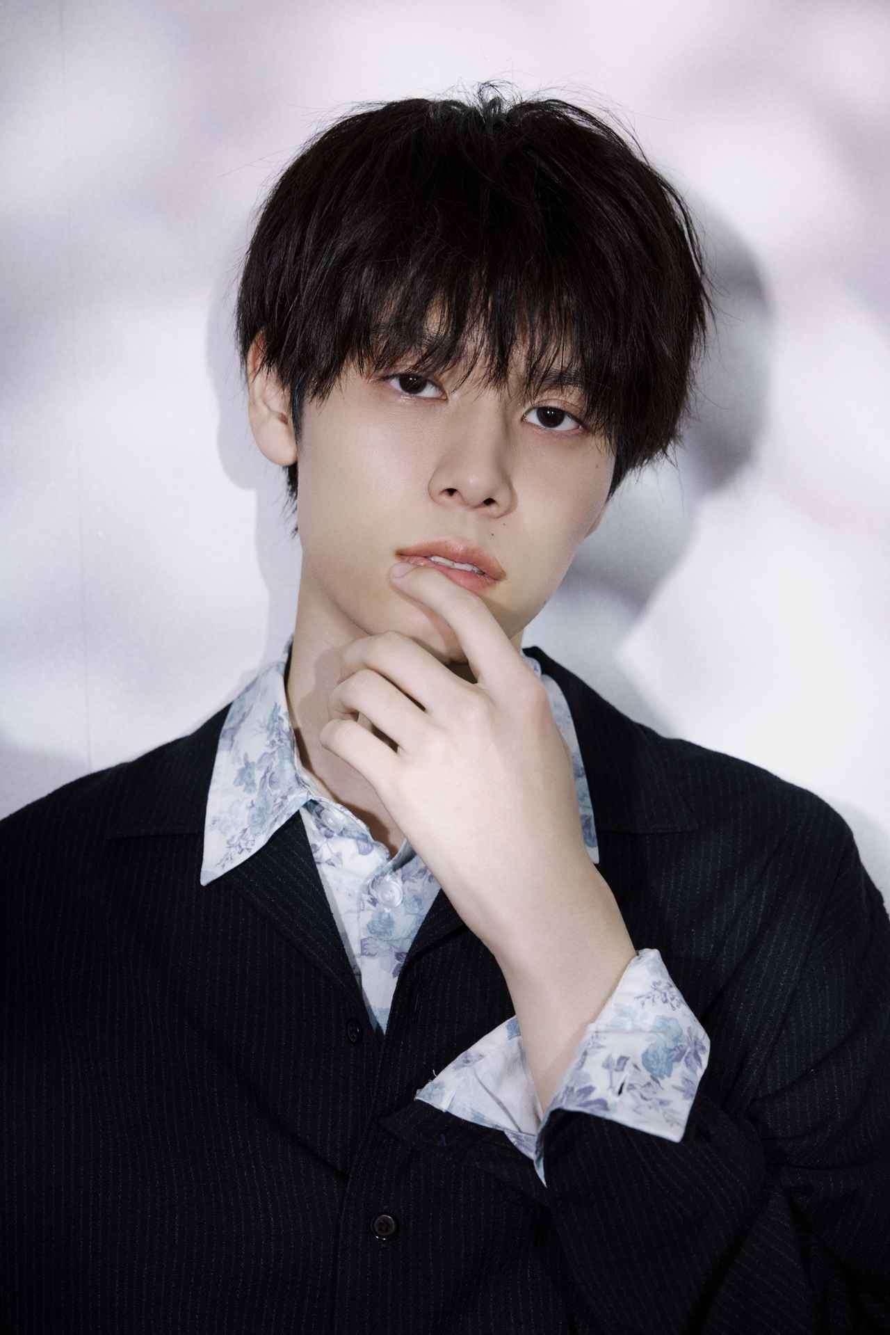 『花緑青が明ける日に』萩原利久インタビュー／言葉の表現の先に - SCREEN ONLINE（スクリーンオンライン）