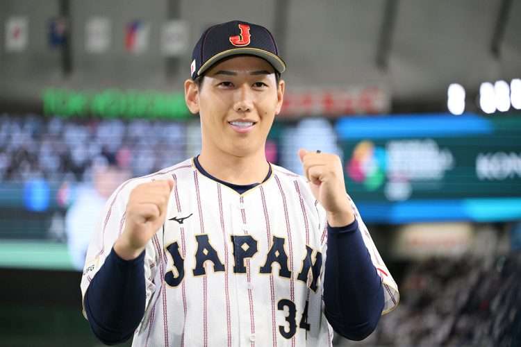 《ファンデ塗ってる？》侍ジャパン吉田正尚、ツヤツヤの美肌と白い歯が話題　管理栄養士の資格をもつ妻の行き届いた食事が秘訣か