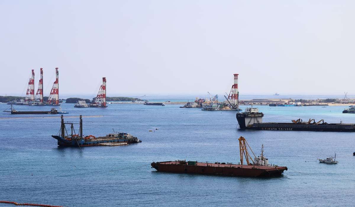 辺野古船転覆、事故当日に辺野古沖合の大型作業船工事中止も「平和学習」で出航（産経新聞） - Yahoo!ニュース