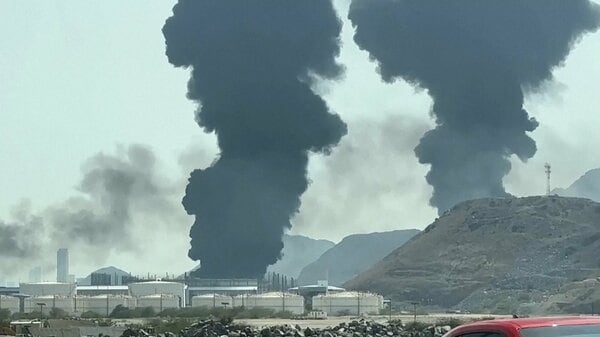 イランがUAEの港を攻撃　石油積み込み作業が停止　今後もUAEの港や米軍の施設を攻撃すると警告｜FNNプライムオンライン