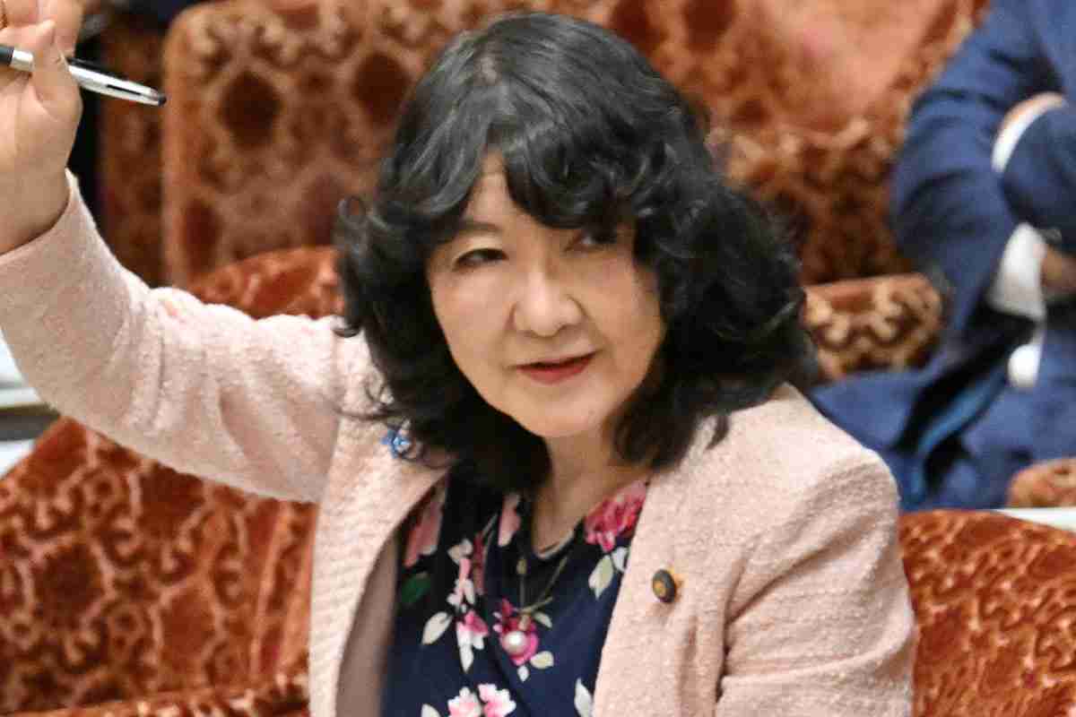 片山さつき財務相も「ショック」…日本の若者が“NISA貧乏”に陥る決定的な理由　専門家は「年収1年分の貯蓄がない若者はNISAに手を出してはダメ」と指摘 | デイリー新潮