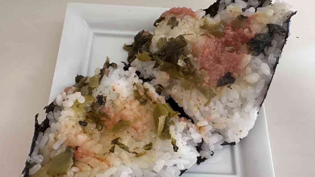 セブン-イレブンの“おにぎり100円セール”で「具がほとんどない」Xで話題　真相は? 人気おにぎり4種を割って中身を検証してみた