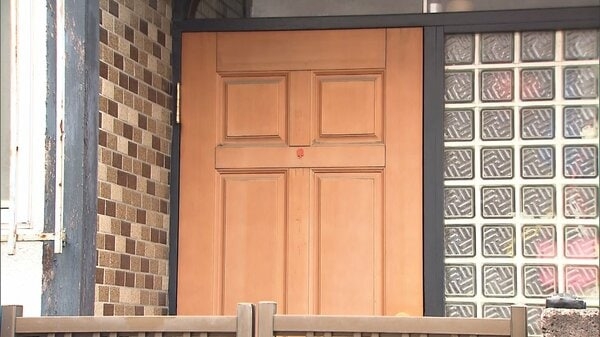 介護中の母親（94）を階段から引きずり下ろし…息子（64）を傷害容疑で逮捕　母親は死亡　東京・杉並区｜FNNプライムオンライン
