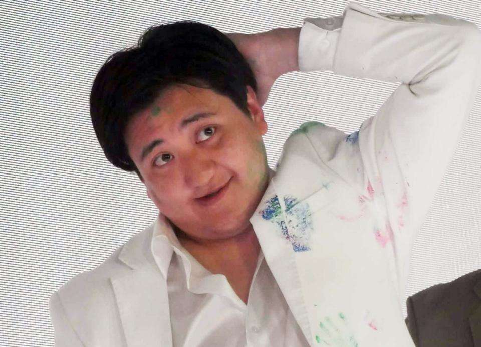 カカロニ栗谷、1300万円詐欺被害を告白　借金1000万円で「ウーバーイーツのバイトも始めた」