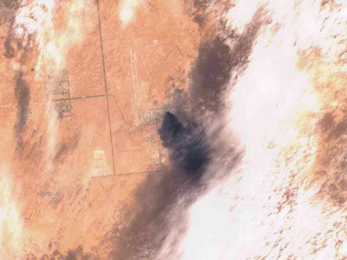 イランの攻撃受けたサウジ空軍基地、立ち上る煙を衛星画像で確認　米兵10人が負傷（CNN.co.jp） - Yahoo!ニュース